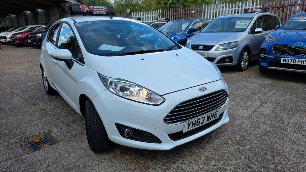 Ford Fiesta 1.0T Ecoboost Titanium X White #2