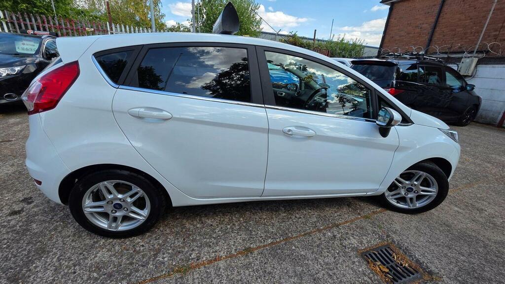 Ford Fiesta 1.0T Ecoboost Titanium X White #16