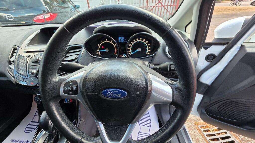 Ford Fiesta 1.0T Ecoboost Titanium X White #25
