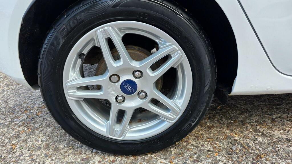 Ford Fiesta 1.0T Ecoboost Titanium X White #36