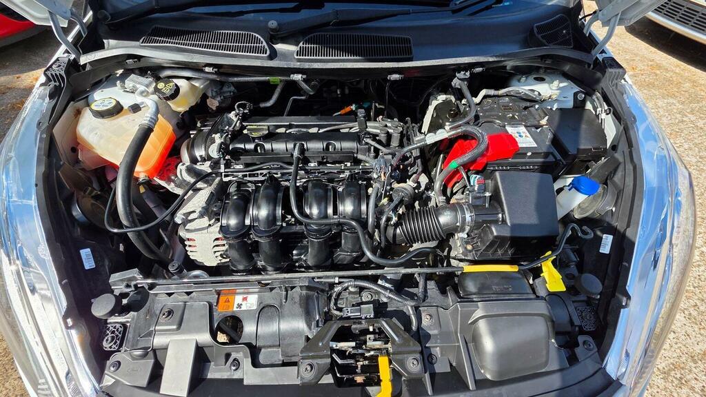 Ford Fiesta 1.0T Ecoboost Titanium X White #35
