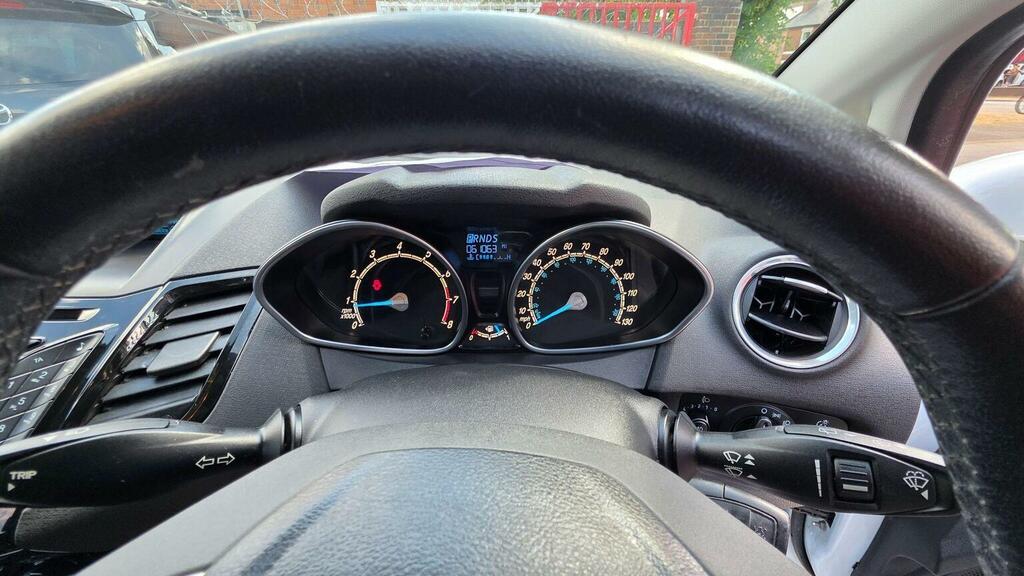 Ford Fiesta 1.0T Ecoboost Titanium X White #24