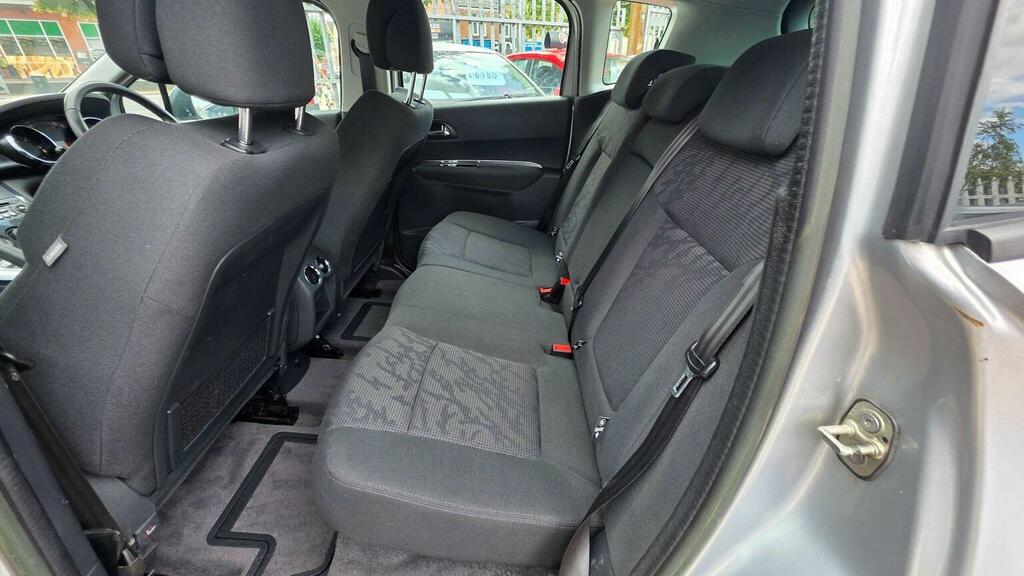 Peugeot 3008 Hdi Active Black #22
