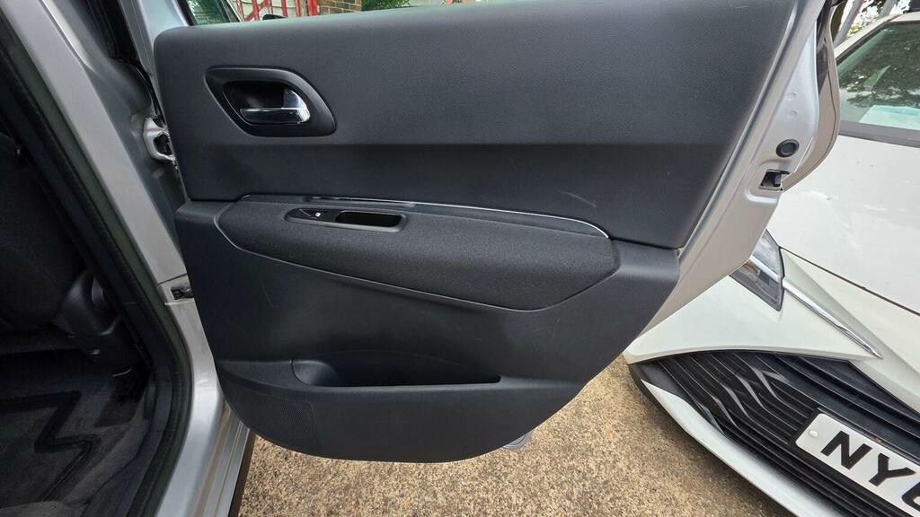Peugeot 3008 Hdi Active Black #26