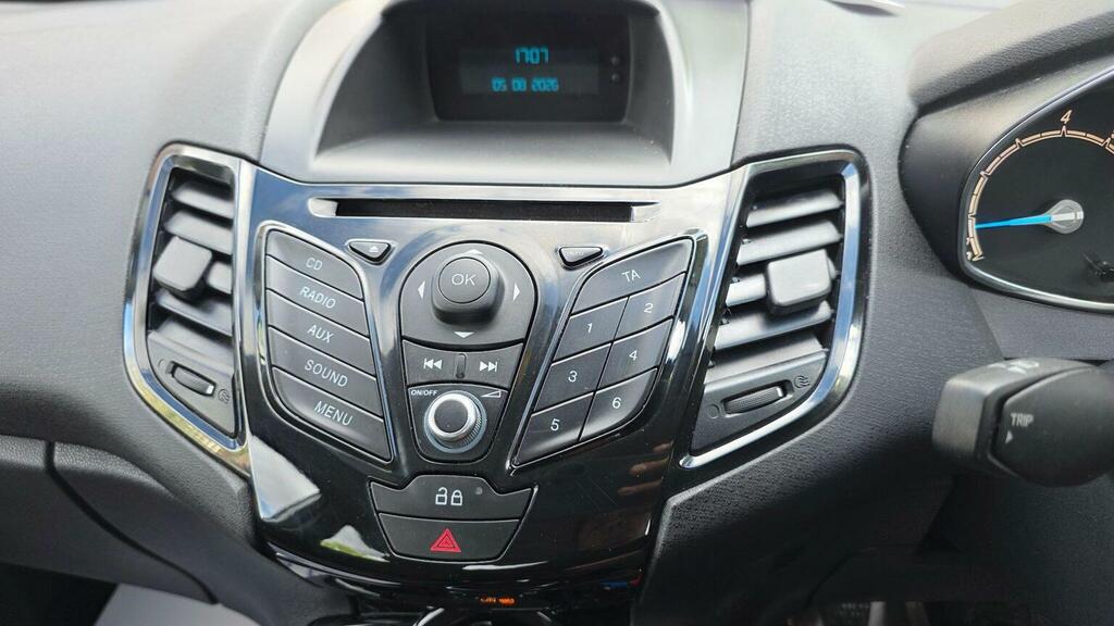 Ford Fiesta 1.25 Style Euro 5 Silver #40