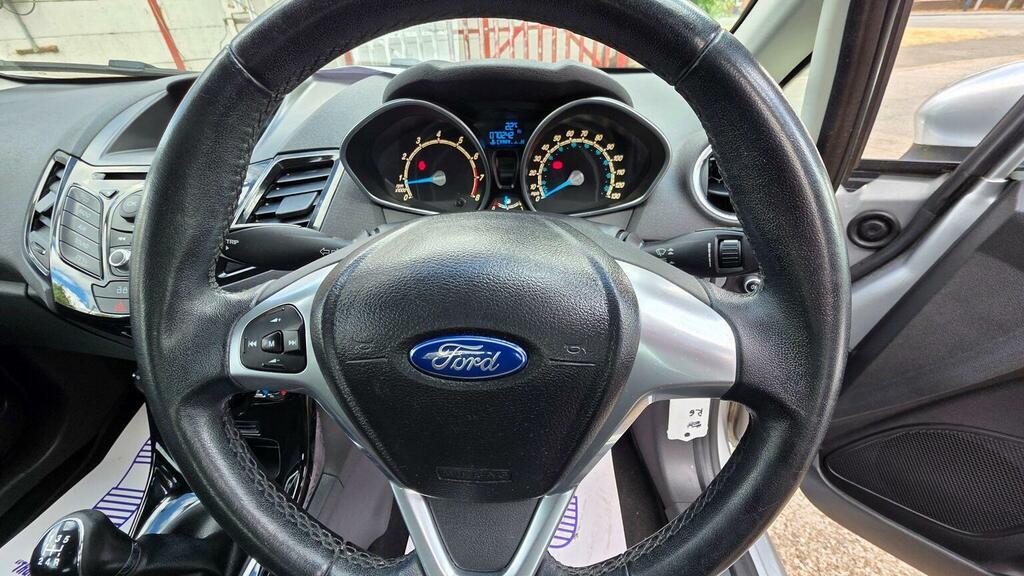 Ford Fiesta 1.25 Style Euro 5 Silver #32