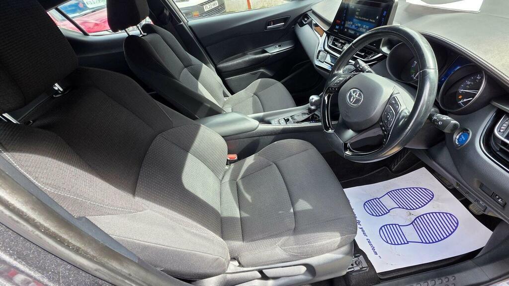 Toyota C-Hr Dynamic Hev Cvt Vvt-i White #27