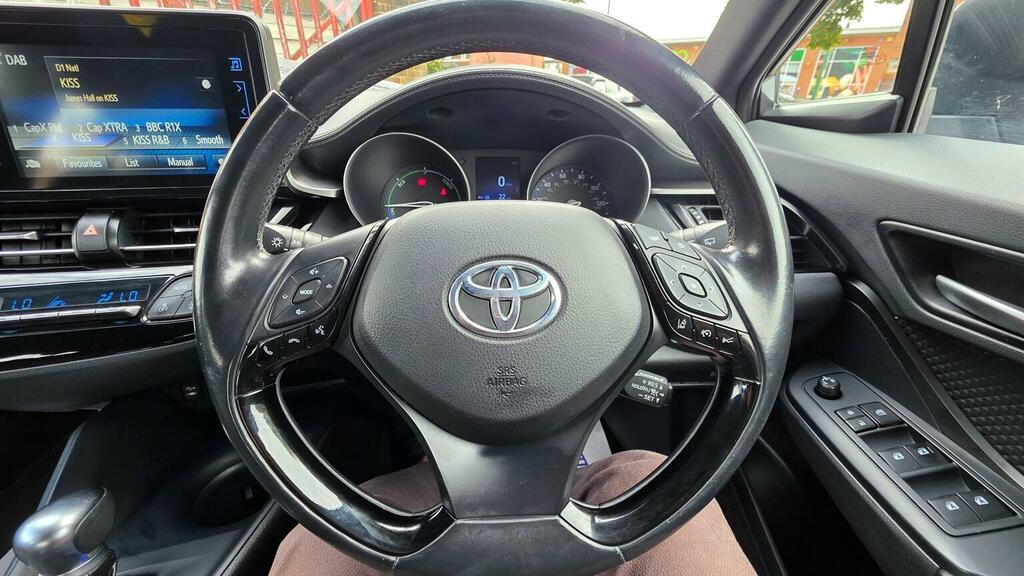 Toyota C-Hr Dynamic Hev Cvt Vvt-i White #19