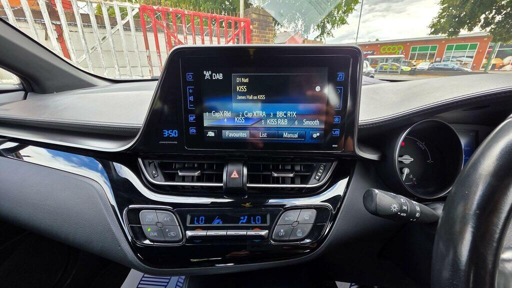 Toyota C-Hr Dynamic Hev Cvt Vvt-i White #23