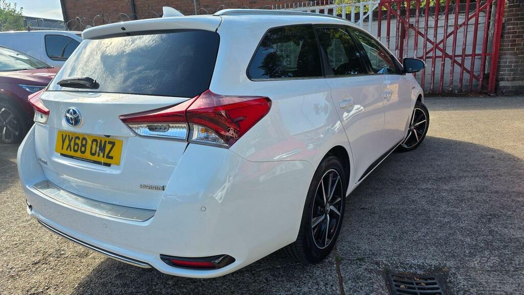 Toyota Auris 1.8 Vvt-h Design Touring Sports Cvt Euro 6 Ss 5 White #3