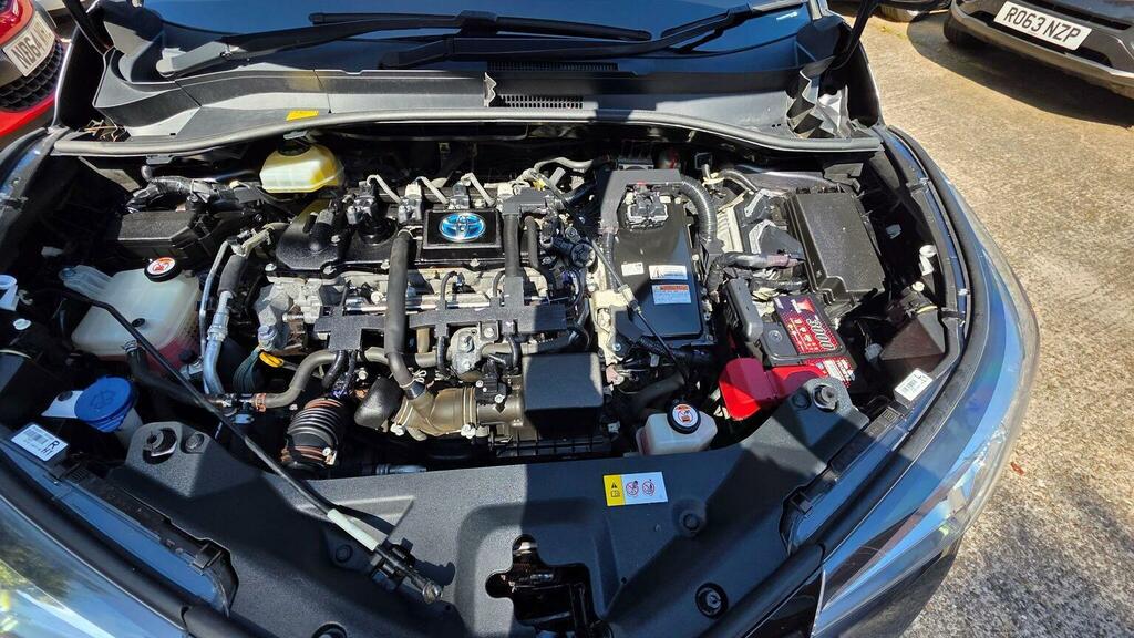 Toyota C-Hr 1.8 Hybrid Excel Cvt Leather White #38
