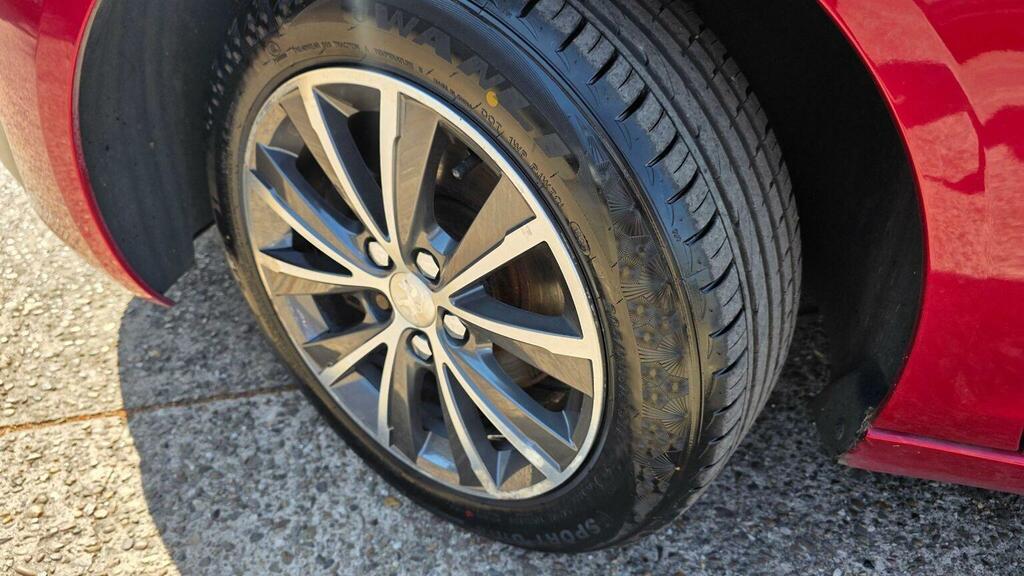 Peugeot 308 1.2 Puretech Allure Eat Euro 6 Ss Black #43