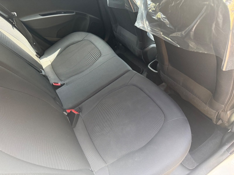 Hyundai I10 Se White #6