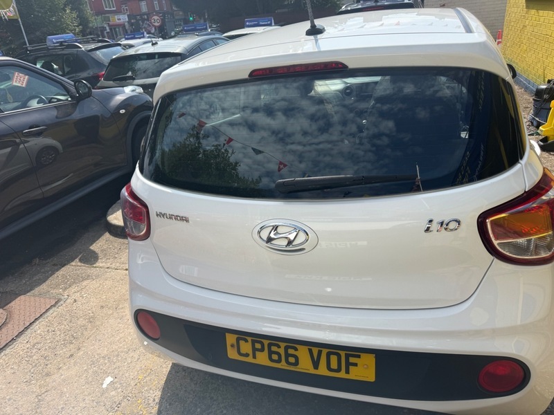 Hyundai I10 Se White #5