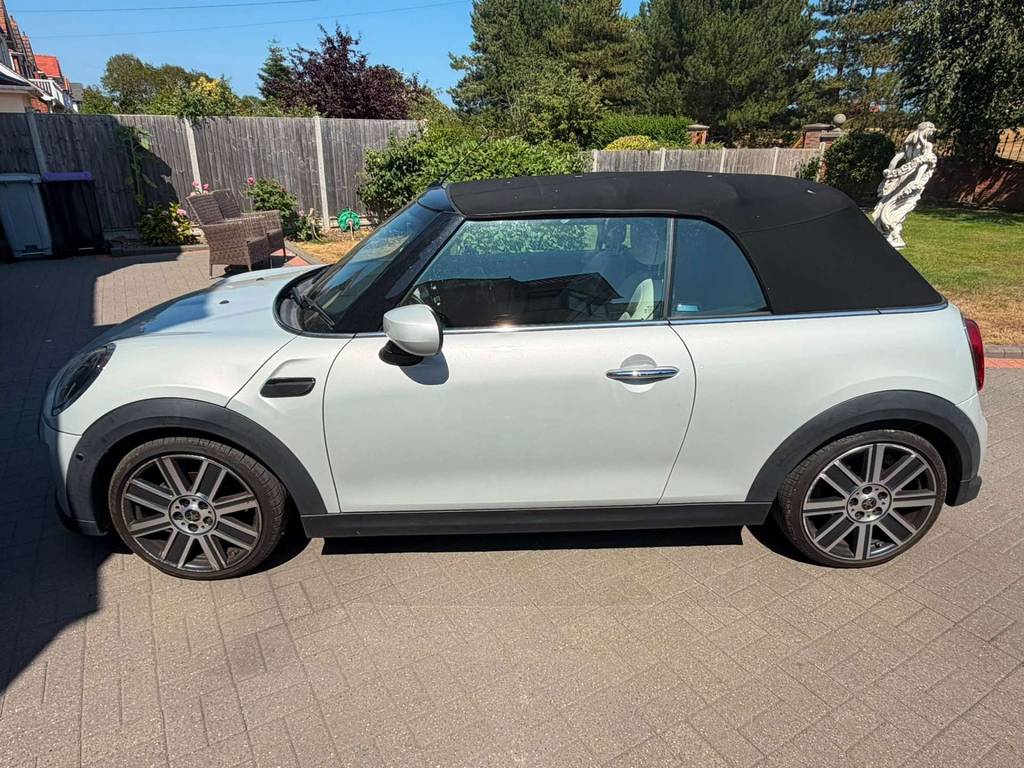 Mini Convertible Cooper Exclusive  #2