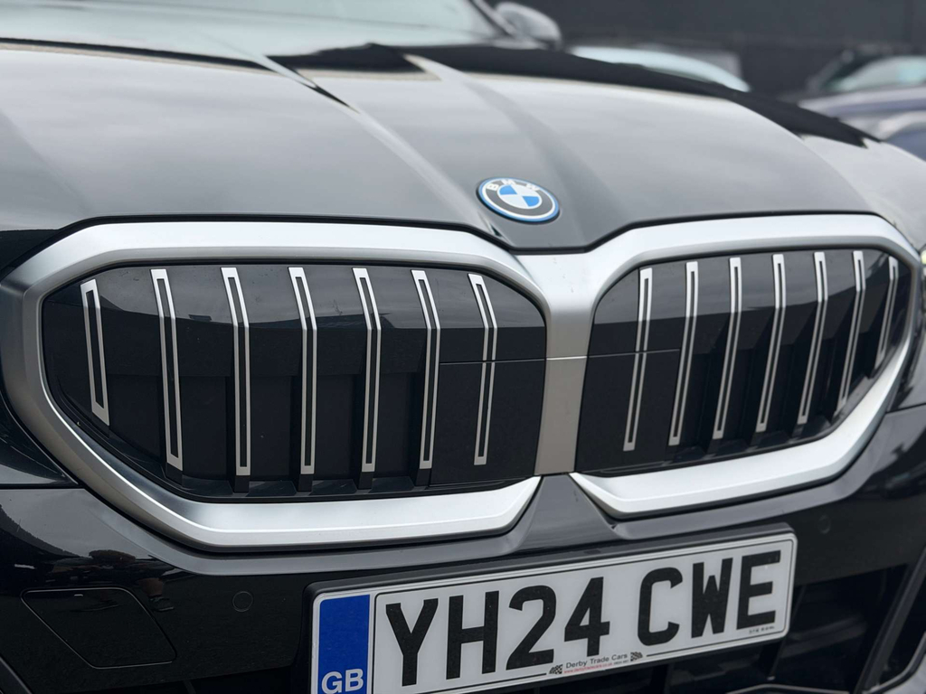 BMW 5 Series 2.0 530E 12Kwh M Sport Touring Plug In Black #21