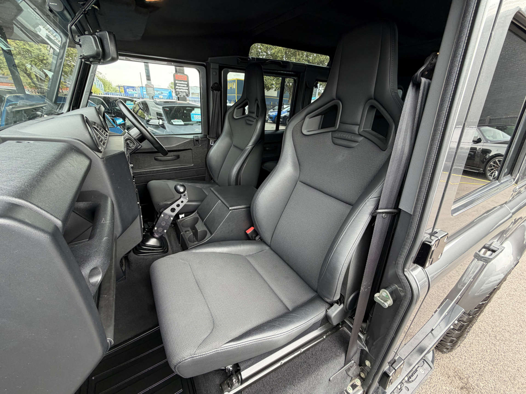 Land Rover Defender 110 Xs Td Double Cab 4Wd  #3