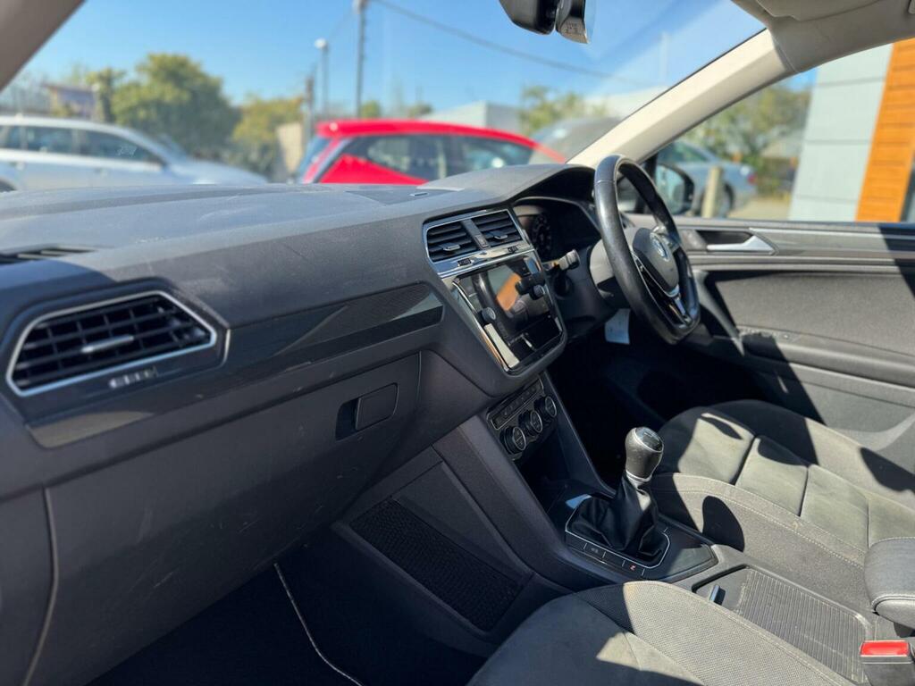 Volkswagen Tiguan Grey #10