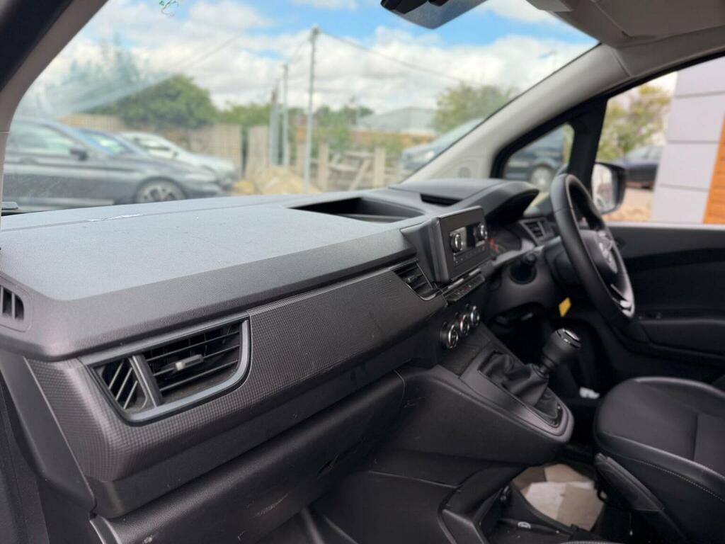 Nissan TOWNSTAR 1.3 Acenta Van White #12