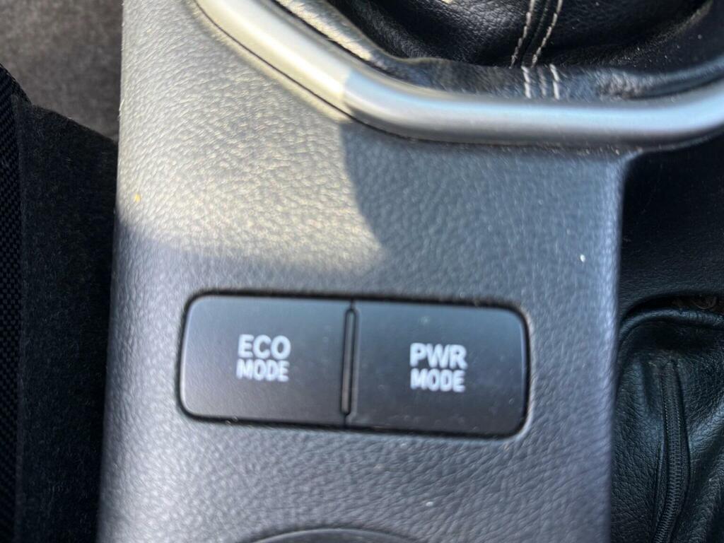 Toyota HILUX Icon Dcab Pick Up 2.4 D-4d Tss White #28