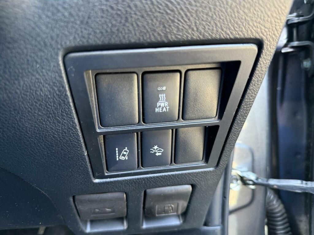Toyota HILUX Icon Dcab Pick Up 2.4 D-4d Tss White #21