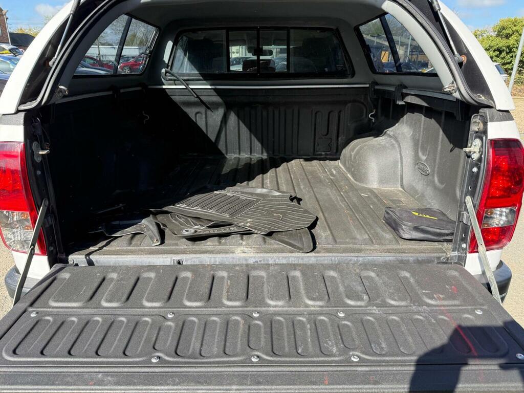 Toyota HILUX Icon Dcab Pick Up 2.4 D-4d Tss White #11