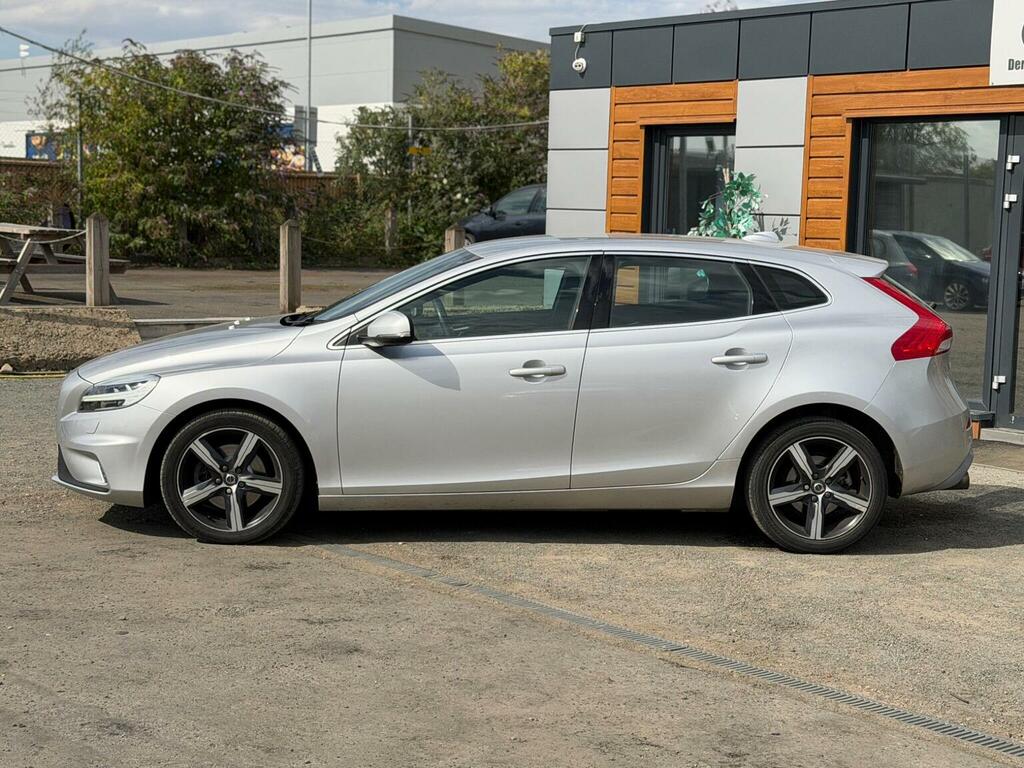 Volvo V40 2.0 T2 R-design Nav Plus Euro 6 Ss Silver #2