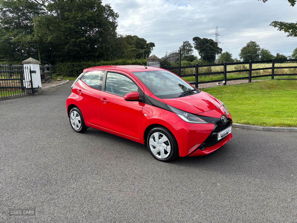 Toyota Aygo 1.0 Vvt-i X- Play Red #3