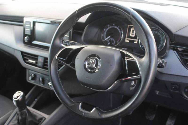 Skoda Kamiq 1.0 Tsi 95 S White #6