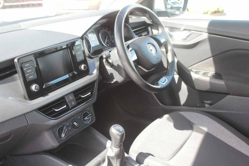 Skoda Kamiq 1.0 Tsi 95 S White #2