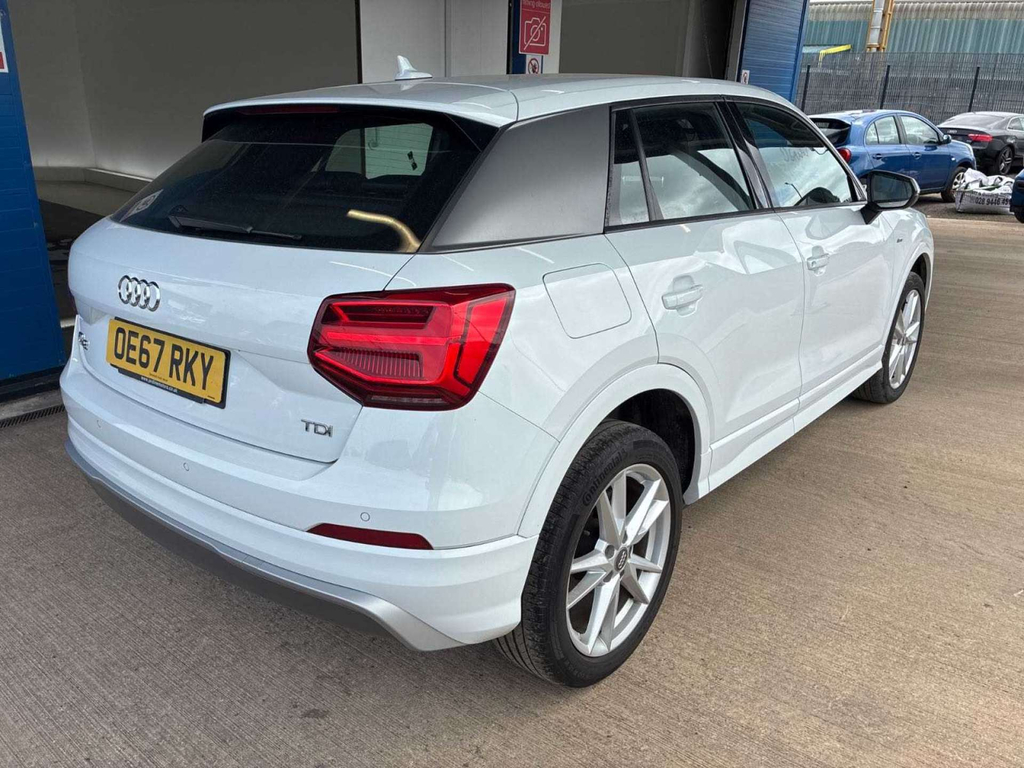 Audi Q2 1.6 Tdi 30 Black Edition Suv Eur Black #3