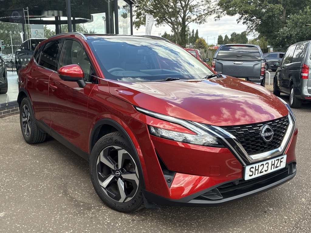 Nissan Qashqai 1.3 Dig-t Mh N-connecta SH23HZF Red