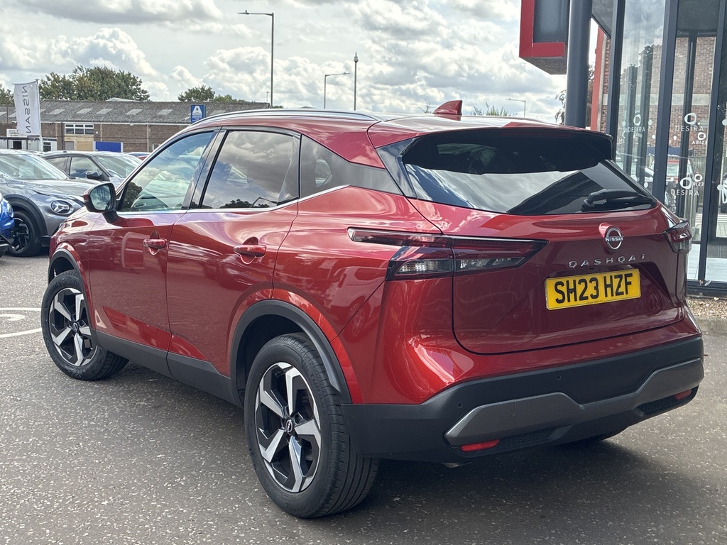Nissan Qashqai 1.3 Dig-t Mh N-connecta SH23HZF Red #2