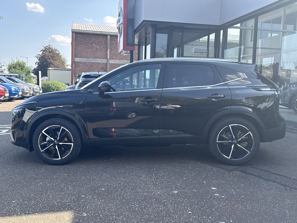 Nissan Qashqai 1.3 Dig-t Mh 158 Tekna Xtronic Black #5