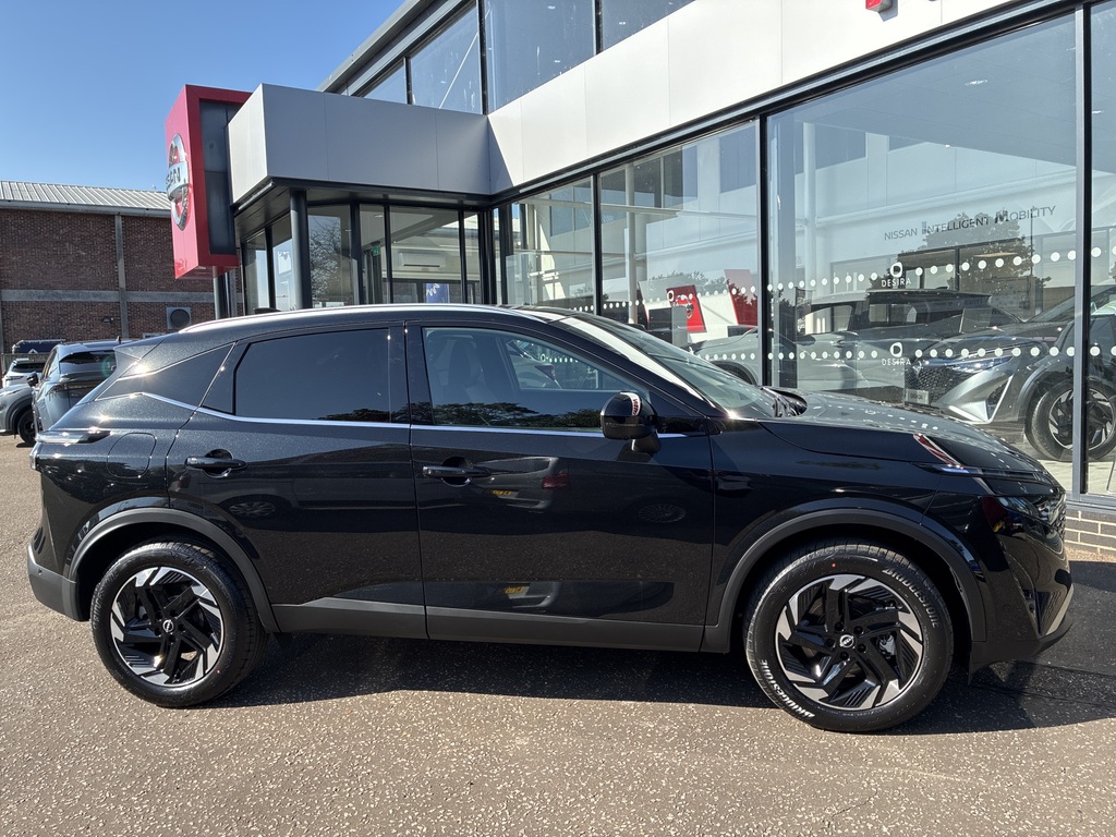 Nissan Qashqai 1.5 E-power N-connecta Black #3