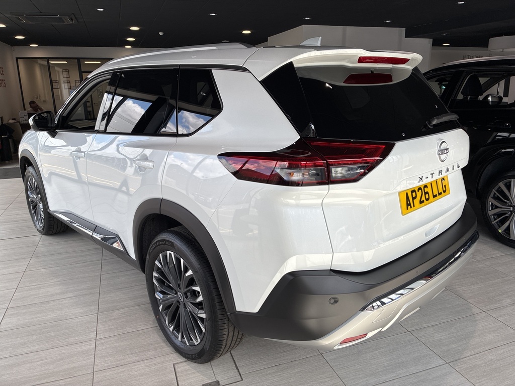 Nissan X-Trail 1.5 Mhev 163 Tekna 7 Seat Xtronic Station White #2