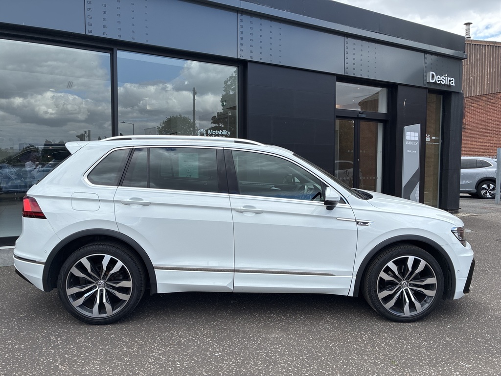 Volkswagen Tiguan 2.0 Tdi 150 R-line Tech Dsg Estate White #3