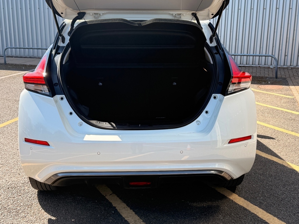 Nissan Leaf 110Kw Tekna 39Kwh White #6