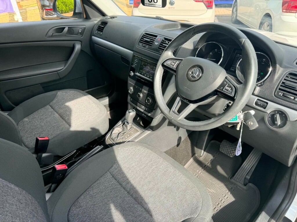 Skoda Yeti 1.2 Tsi 110 S Dsg White #6