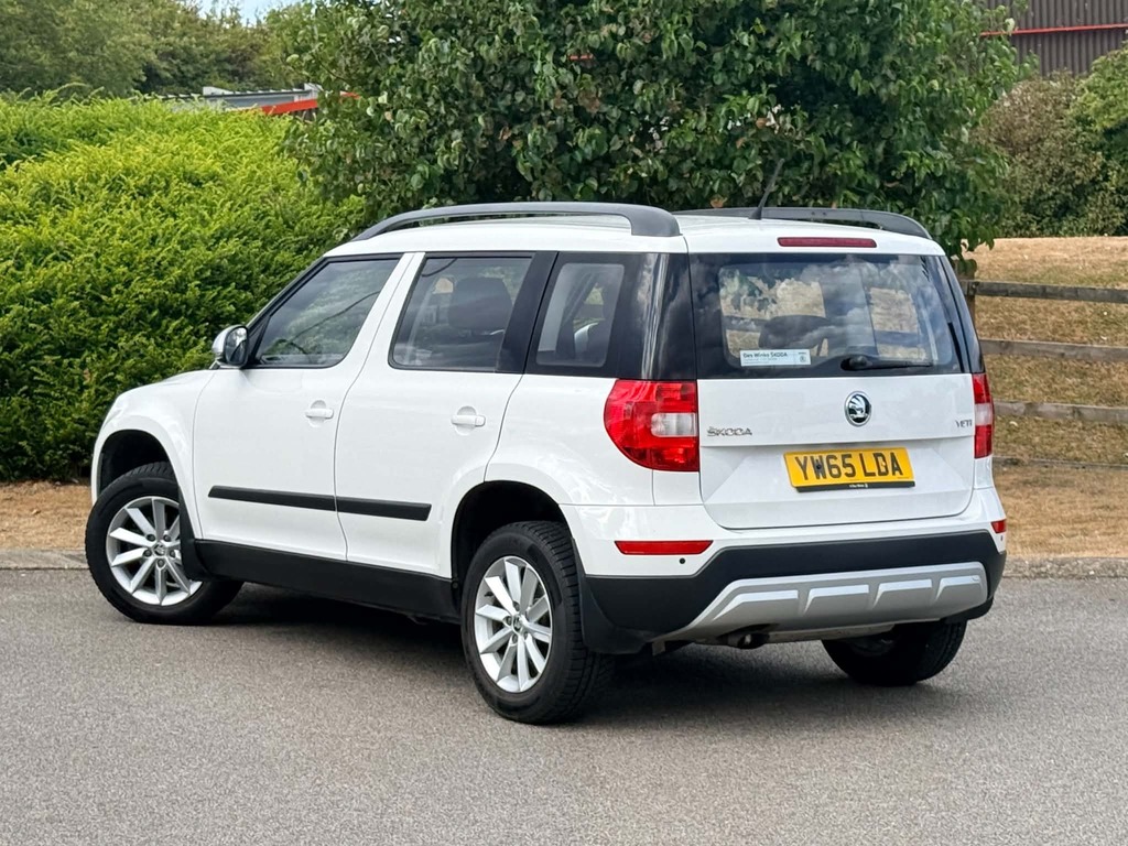 Skoda Yeti 1.2 Tsi 110 S Dsg White #3