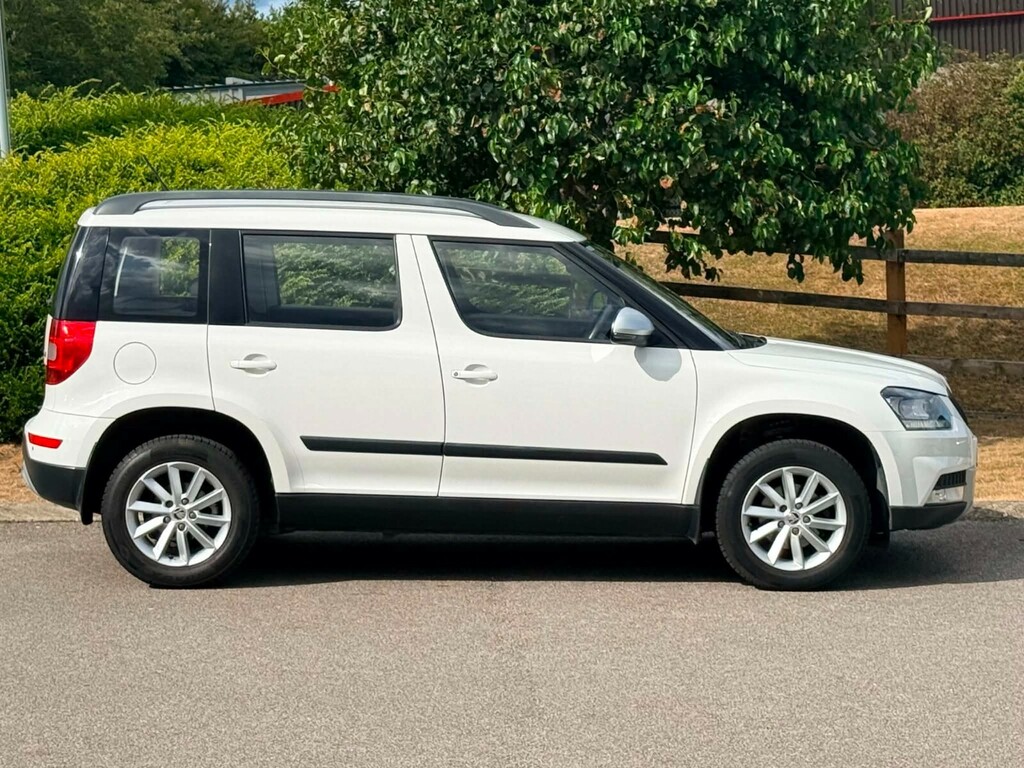 Skoda Yeti 1.2 Tsi 110 S Dsg White #4