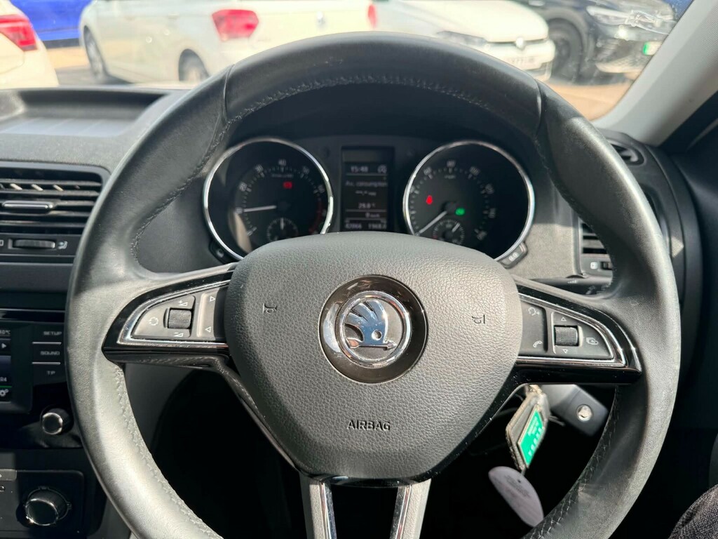 Skoda Yeti Outdoor Se 2.0Tdi Cr 109 Bhp 4Wd Silver #14
