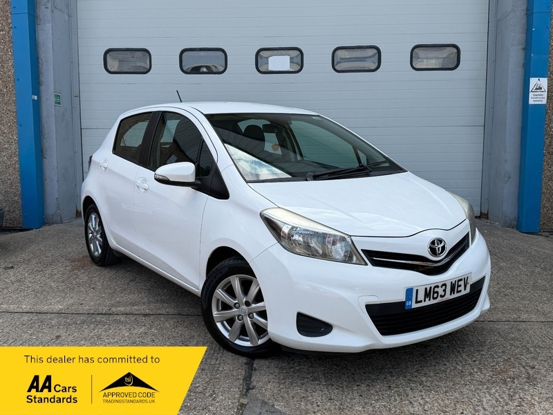 Toyota Yaris 1.3 Dual Vvt-i Sr LM63WEV White