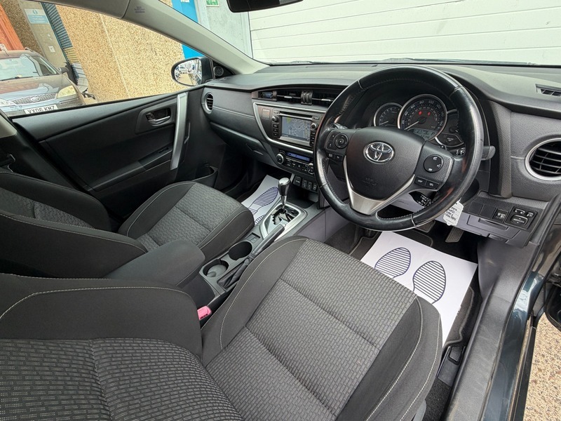 Toyota Auris 1.6L Icon Black #15