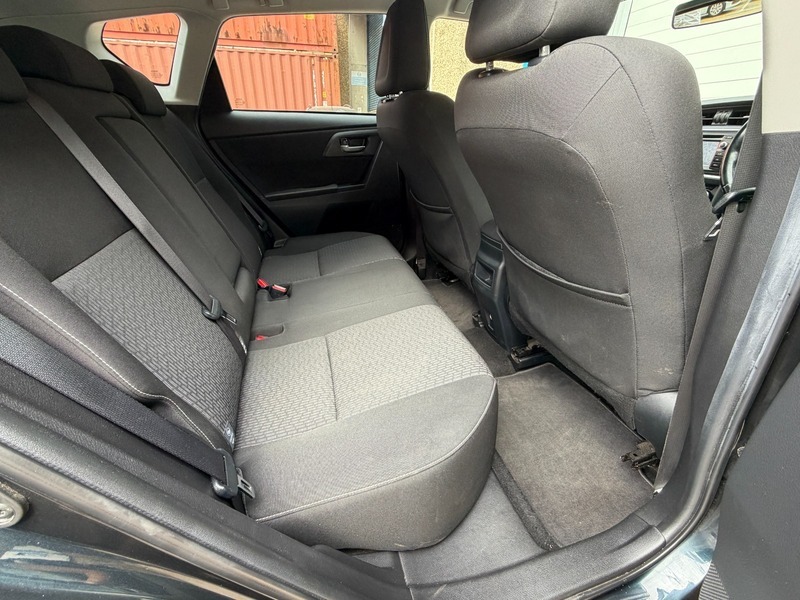 Toyota Auris 1.6L Icon Black #16