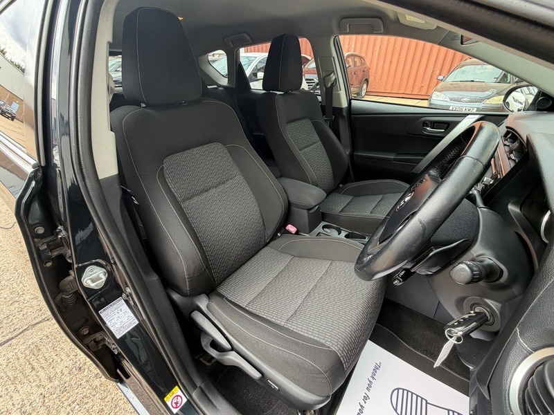 Toyota Auris 1.6L Icon Black #14