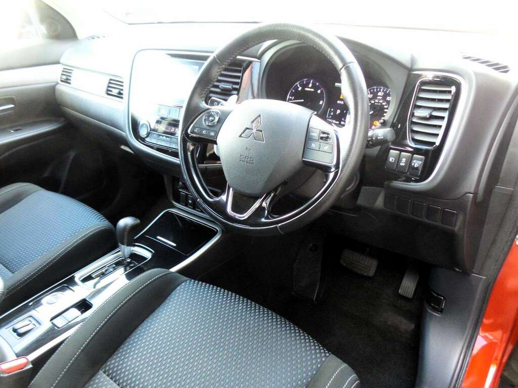 Mitsubishi Outlander Juro Red #4
