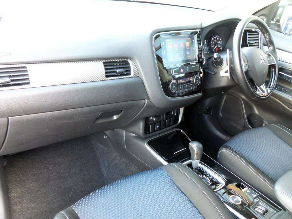 Mitsubishi Outlander Juro Red #5