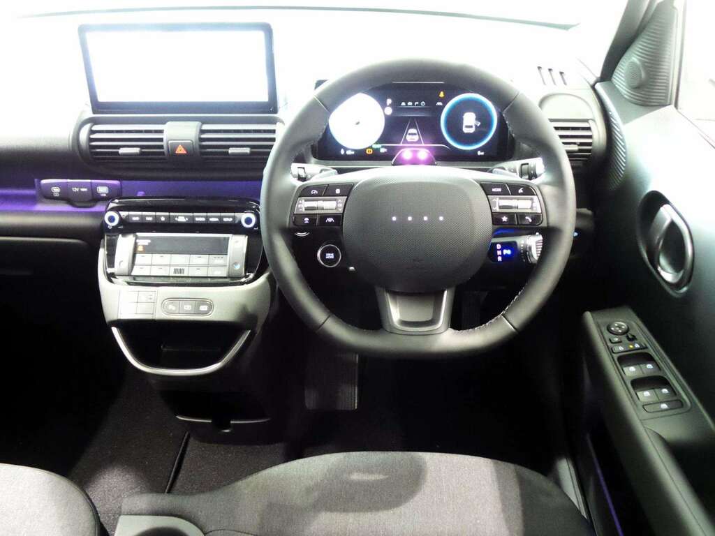 Hyundai Inster Hatchback White #4