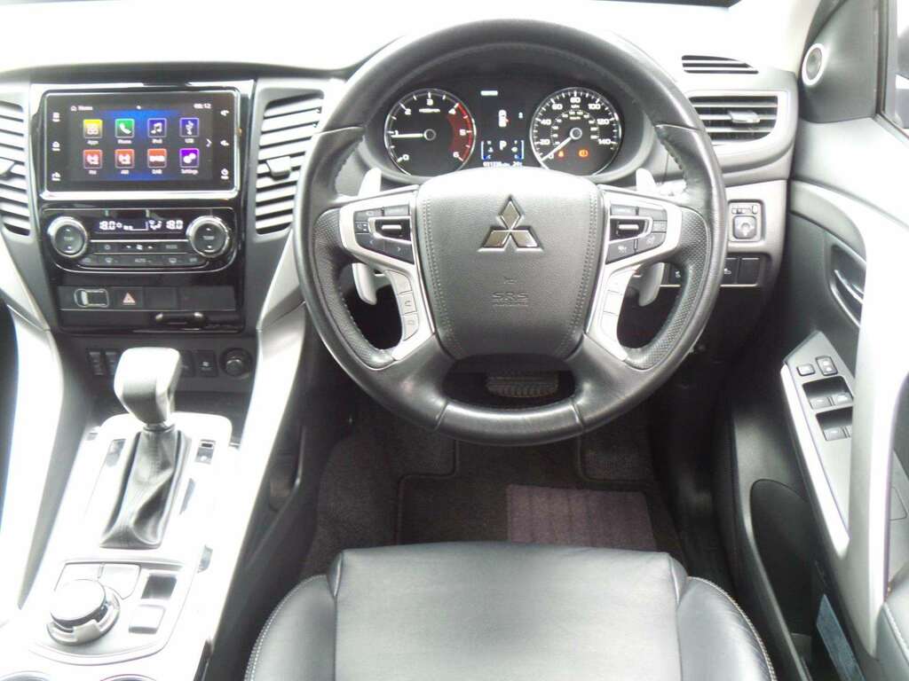 Mitsubishi Shogun Sport 4 Black #6